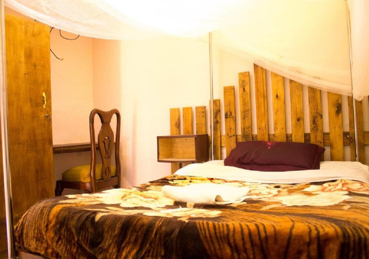 Okla GuestHouse Kampala Eksteriør billede